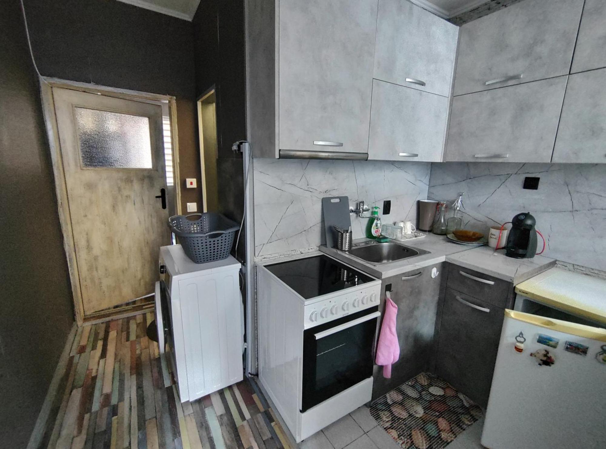Appartamento Studio Flat In The Center Of Velikotarnovo,Garibaldi Veliko Tărnovo Esterno foto